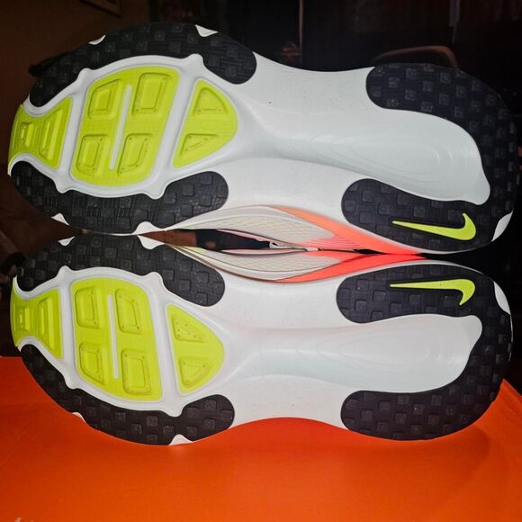 Nike Men's Vomero 18 Rare Colorway sz 12 - Picture 3 of 6